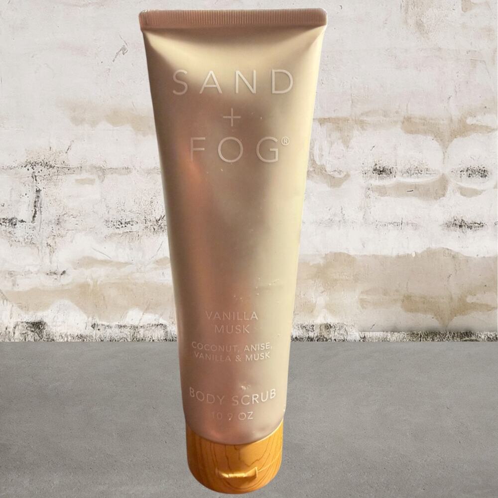 Sand + Fog Vanilla Musk 10.9oz Body Scrub NEW